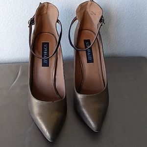 Sophia & Lee Bronze Pumps